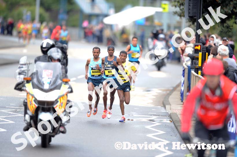 Mo Farah leads the BUPA Great North Run.